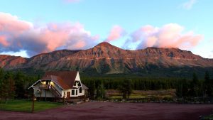 glacier national park lodging and dining