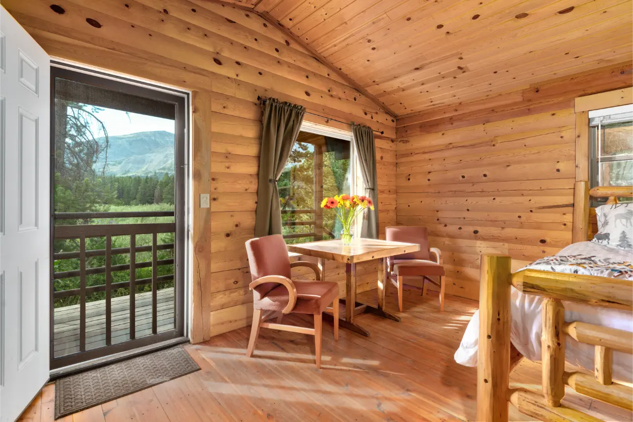 lodging in glacier national park double cabins (3)