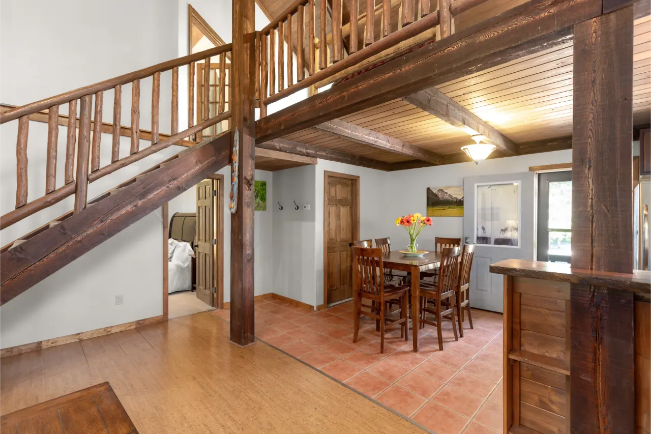 lodging in glacier national park montana cabin (18)