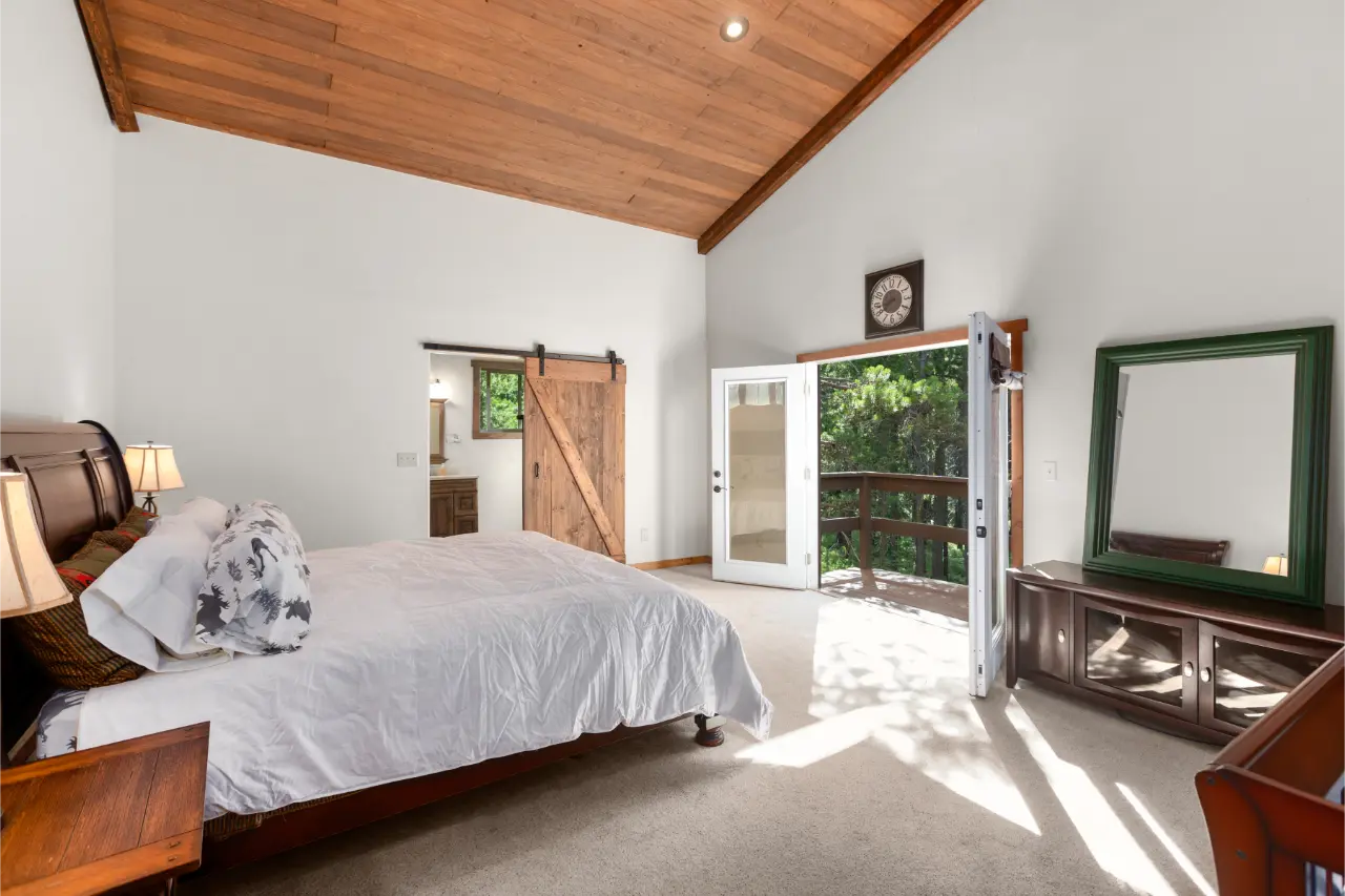 lodging in glacier national park montana cabin (19)