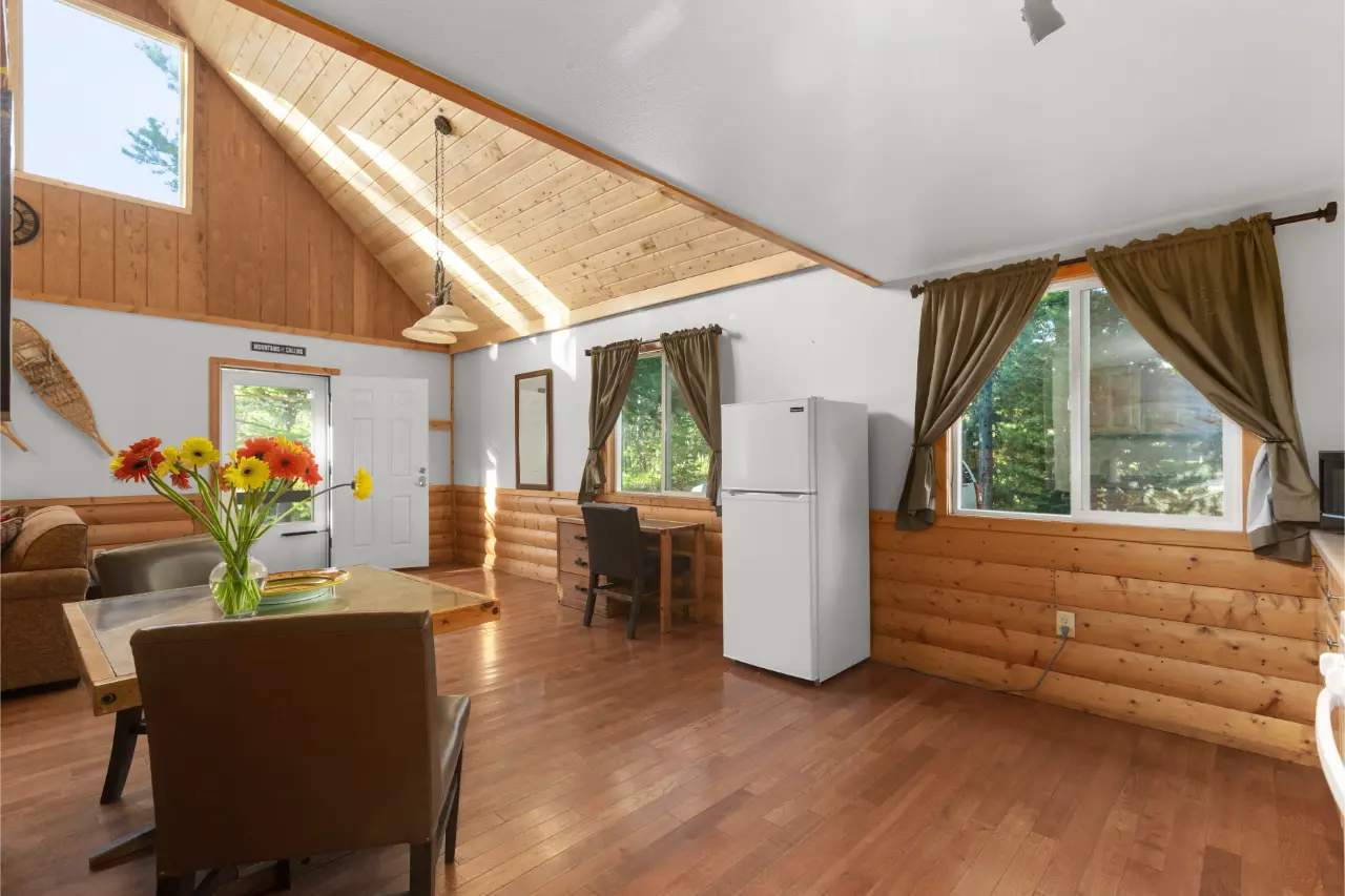 lodging in glacier national park three bears cabin (10)