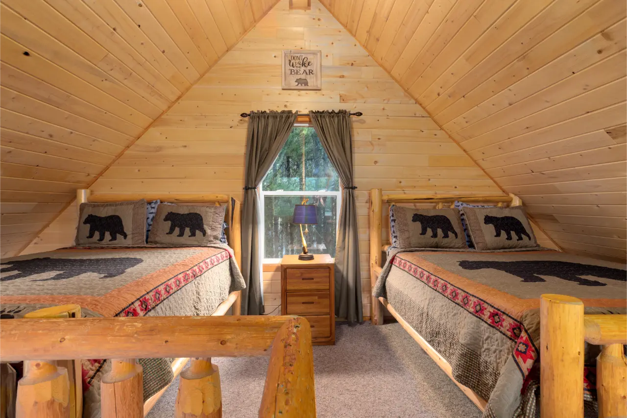 lodging in glacier national park three bears cabin (14)
