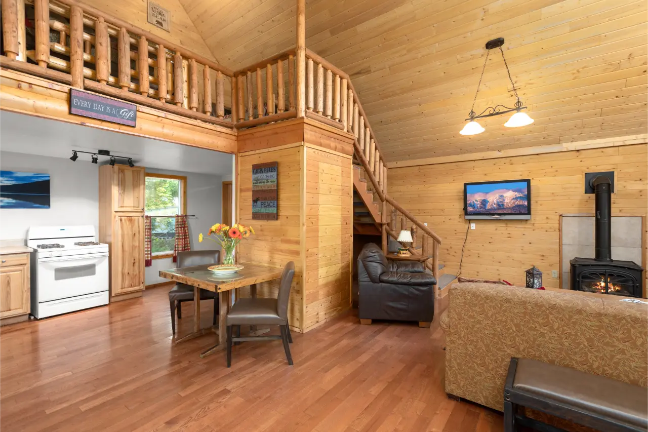 lodging in glacier national park three bears cabin (4)