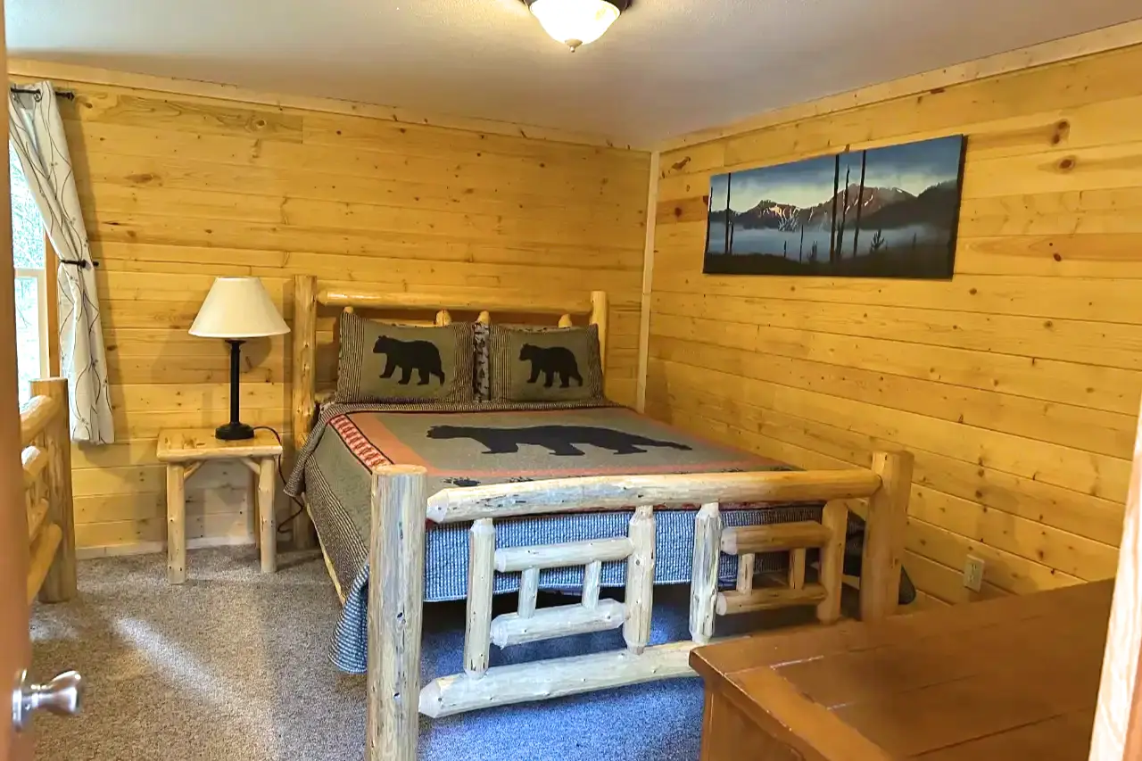 the-grizzly-lodging-in-glacier-national-park
