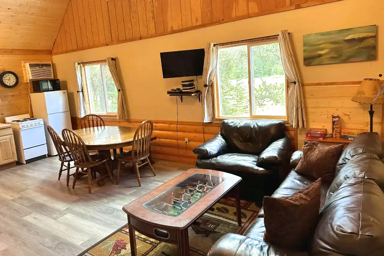 the-grizzly-lodging-in-glacier-national-park